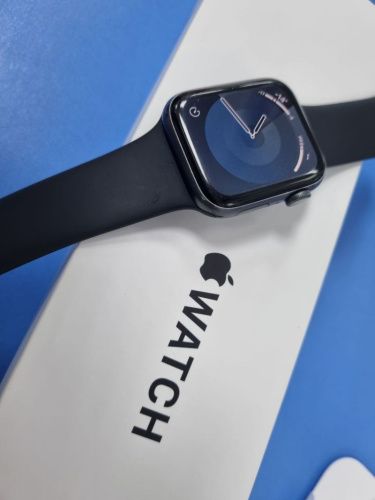 Смарт-часы Apple Watch SE 2020 44mm Space Grey Aluminum Case with Black Sport Band (MYDT2RU/A) фото 2