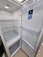 Холодильник Beko CSKR 250M01 W