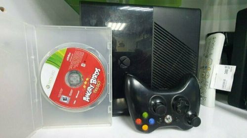 Игровая приставка Xbox 360 